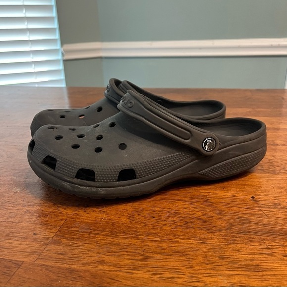 Men’s black crocs clogs shoes men’s 10 women’s 12 main image 7